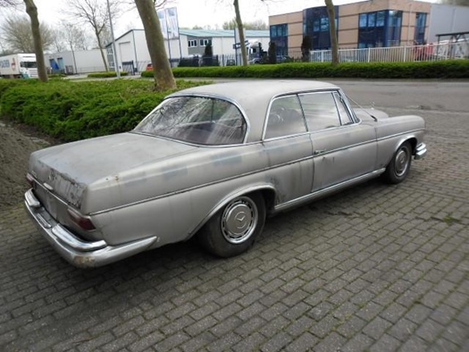 Nw    achterschermen Mercedes 60er jaren coupe / c te koop