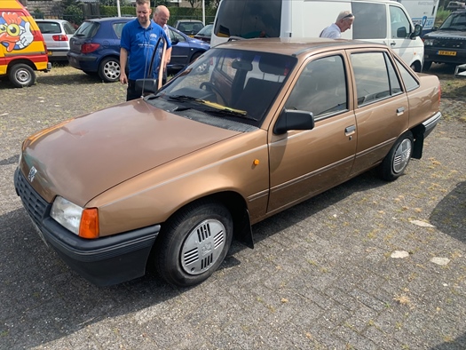 1987 Vauxhall belmont gl 1.3 club sedan RHD oldtimer te koop