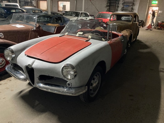 1962 Alfa Romeo Giulietta spider red oldtimer te koop