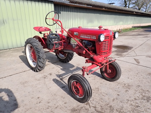 1956 International Farmall Cub oldtimer tractor te koop