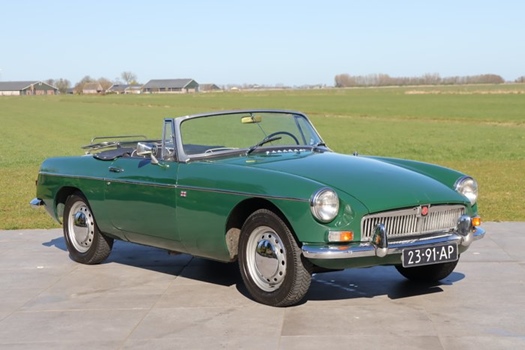 1965 MG B roadster oldtimer te koop