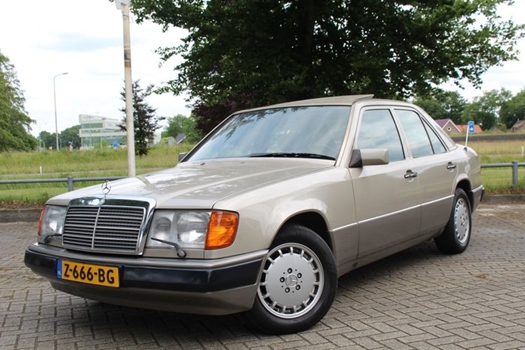 1990 Mercedes 260E W124 oldtimer te koop