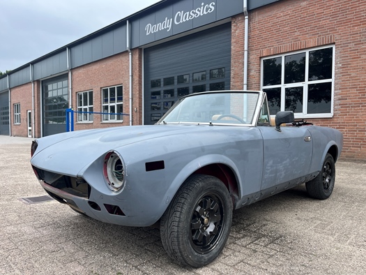 1982 Fiat 124 spider 2000 oldtimer te koop