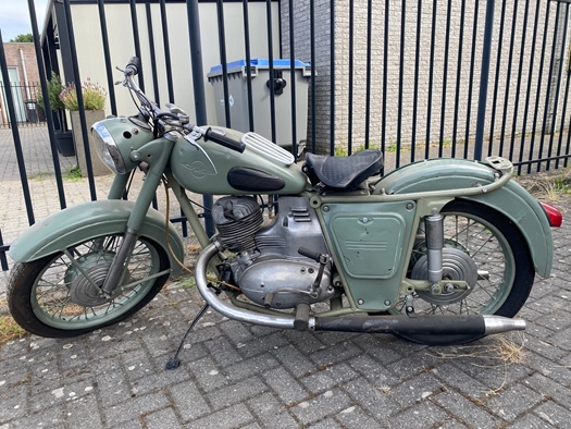 IZH oldtimer motorfiets te koop