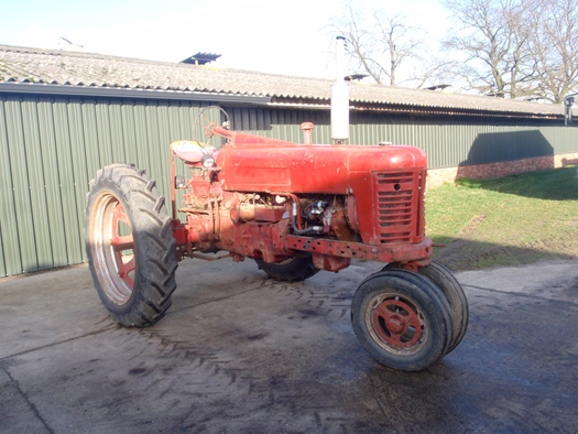 1955 International Farmall 300 oldtimer te koop