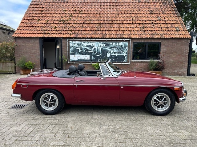 1972 MG Roadster, Damask Red oldtimer te koop