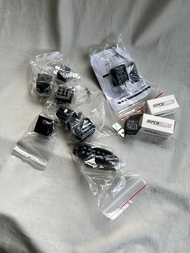 12v relais set te koop
