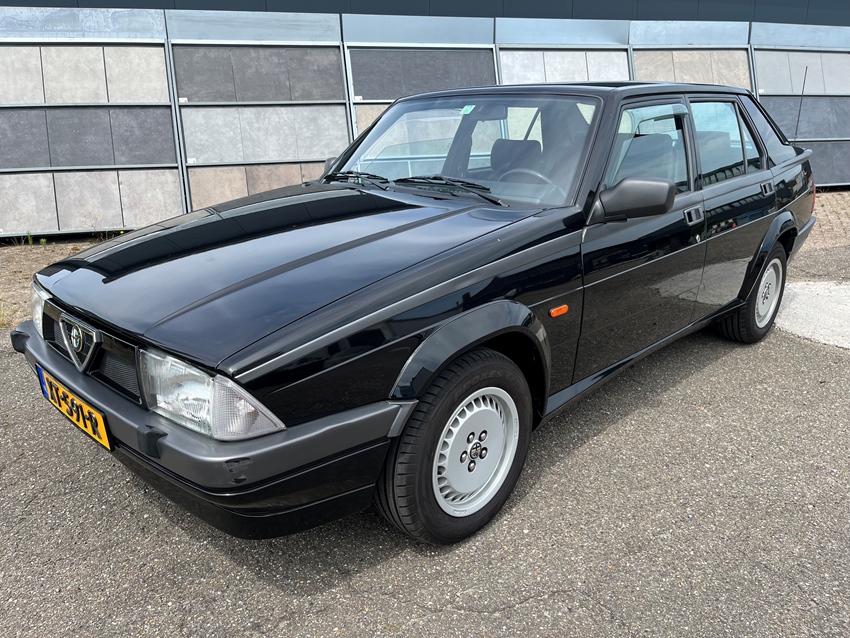 1990 Alfa Romeo 75 2.0 Twin Spark oldtimer te koop