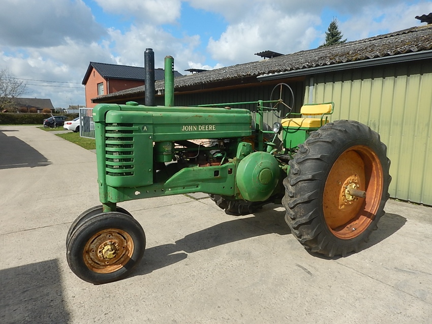 1952 John Deere A Styled with water pump oldtimer tractor te koop