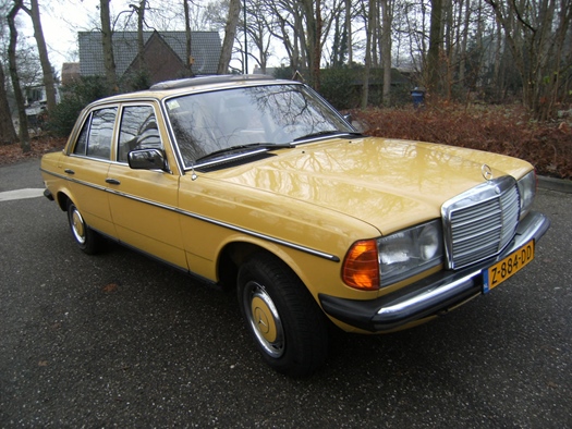1982 Mercedes 240 oldtimer te koop