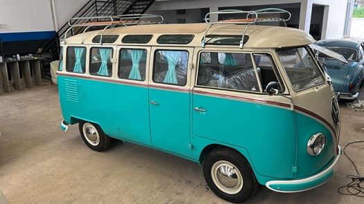 1974 Volkswagen T1 splitwindow Samba Replica  oldtimer te koop