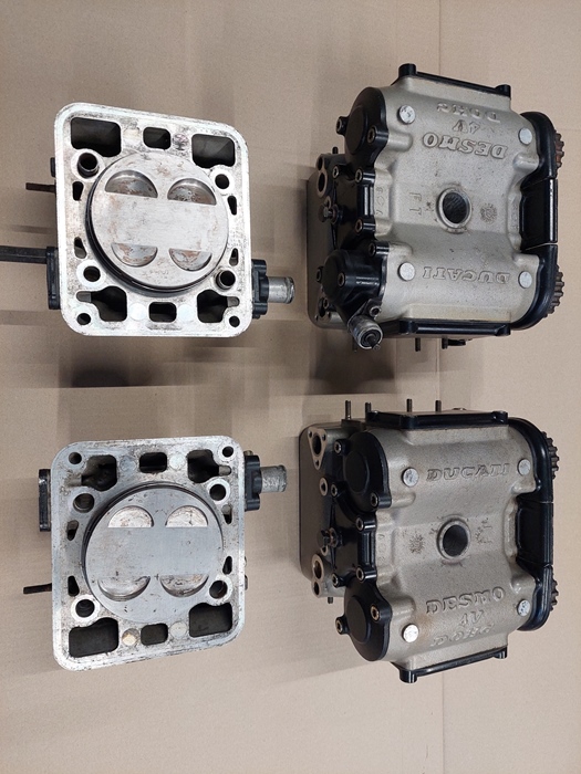 Ducati 888 cilinderkoppen + cilinders te koop