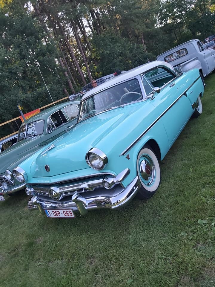 1954 Ford Crestline Victoria oldtimer te koop