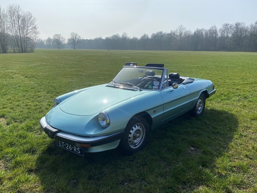 1985 Alfa Romeo Spider 2000 oldtimer te koop