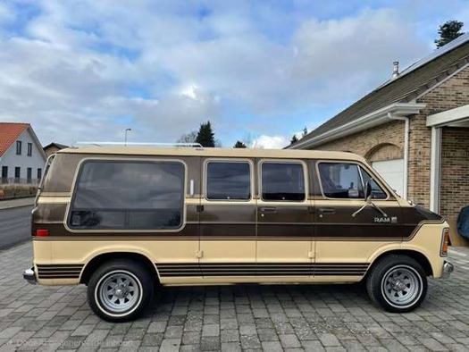 1985 Dodge Ram Van Lowtop B250 oldtimer te koop