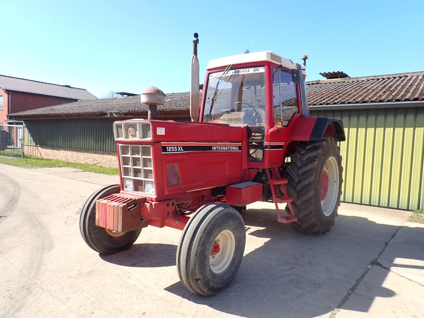 1983 International 1255XL Diesel 2wd oldtimer tractor te koop