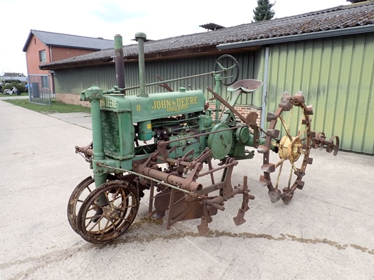 1935 John Deere B Unstyled on full steel skeleton wheels oldtimer te koop