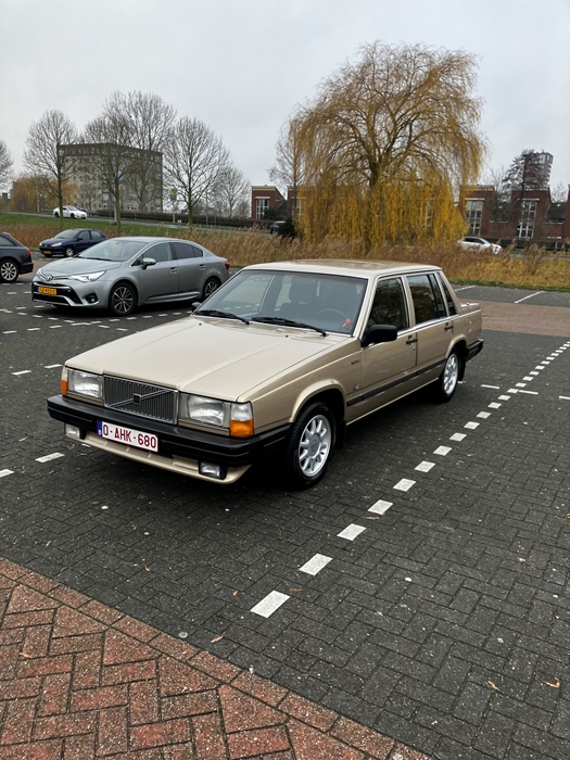 1989 Volvo 740 oldtimer te koop