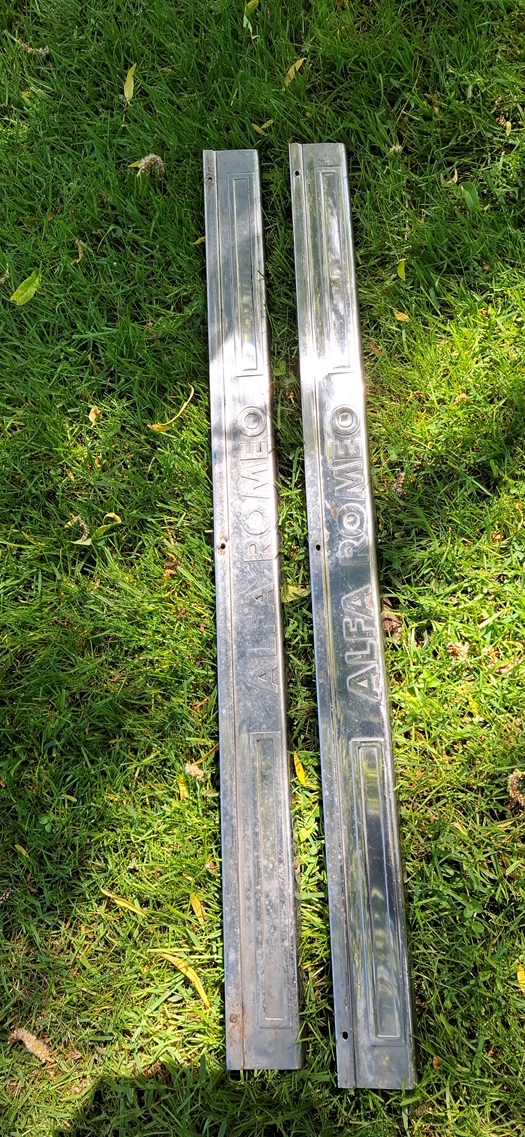 Alfa Romeo dorpellijst links + rechts te koop