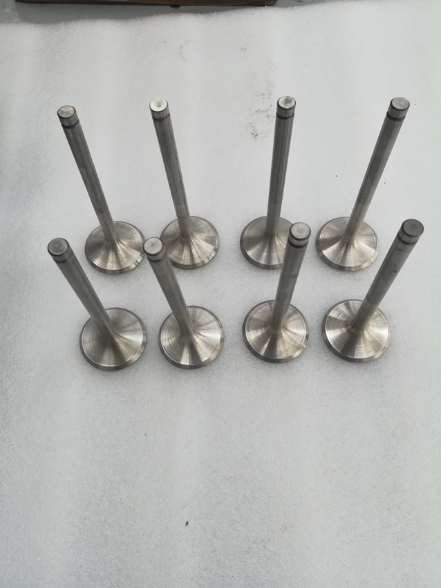 Valves for Maserati Indy te koop