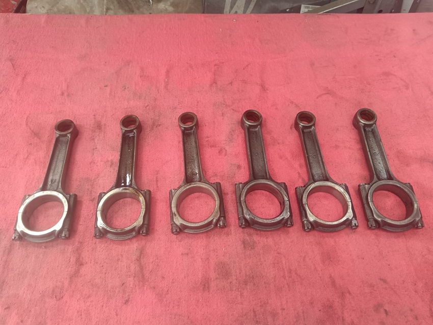 Connecting rods Maserati Mistral 4.0 te koop