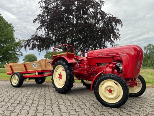 1959 Porsche JUNIOR 108 + Trailer oldtimer tractor te koop