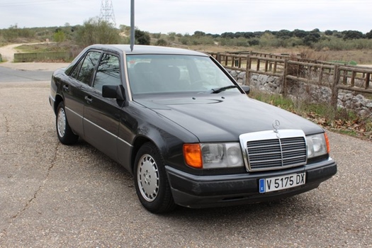 1991 Mercedes 230E oldtimer te koop