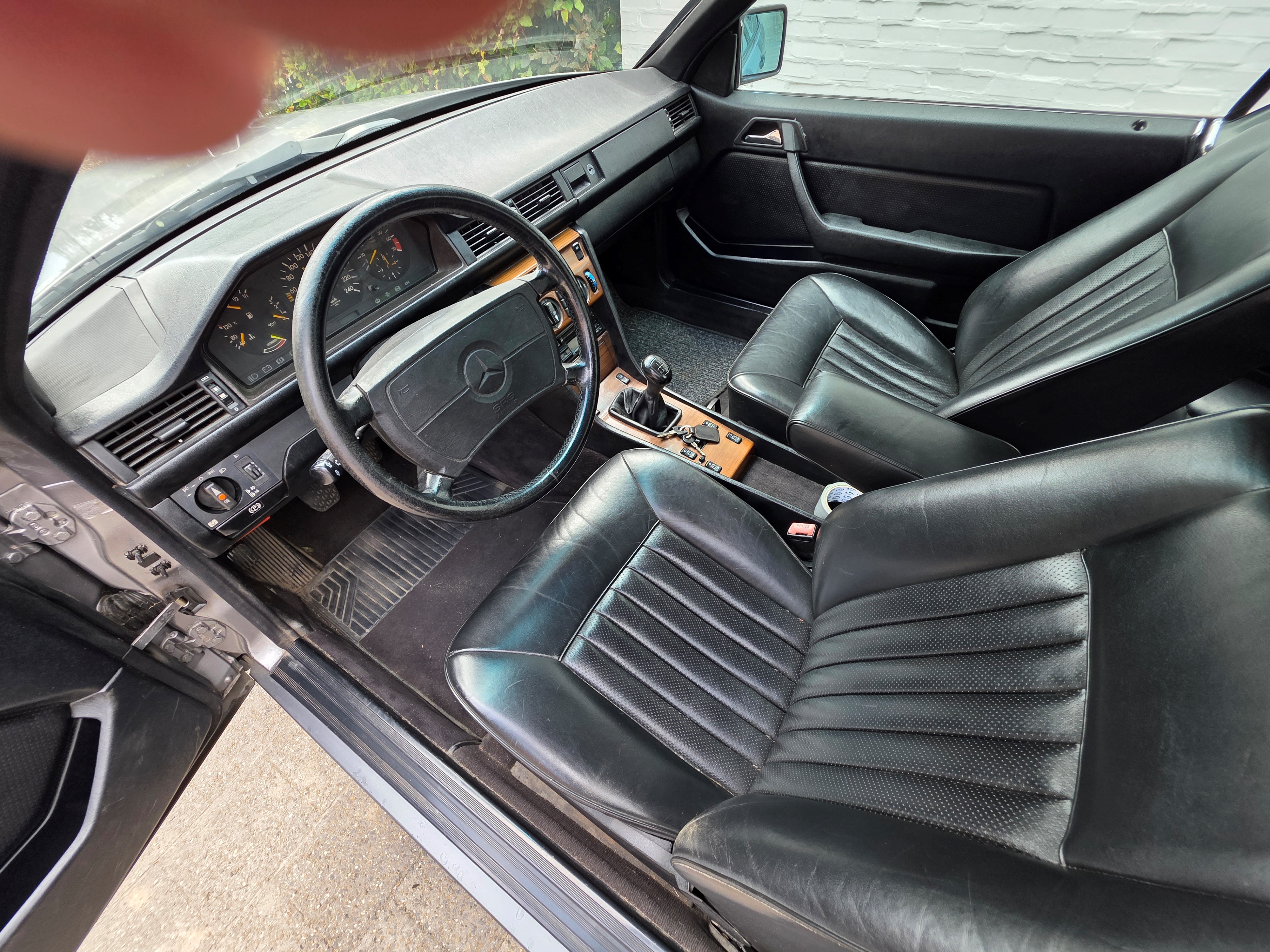 1992 Mercedes 300CE oldtimer te koop