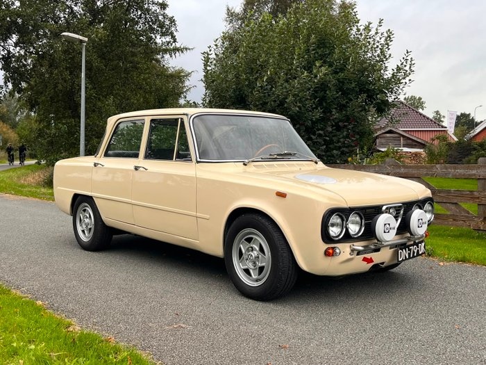 1979 Alfa Romeo Giulia Nuova 1600 ( 2.0 motor ) oldtimer te koop