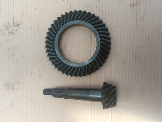 Crown wheel and pinion for differential Osca 1600 te koop