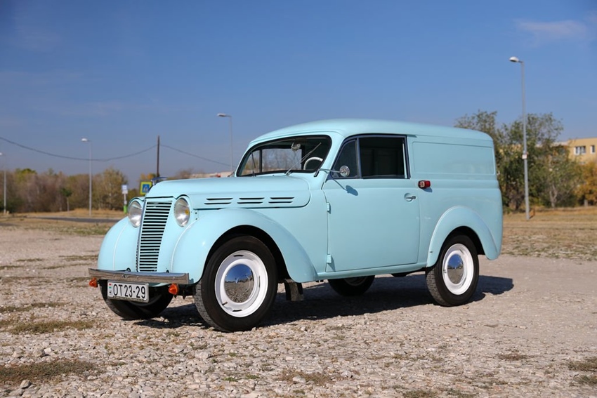 1956 Renault Juvaquatre oldtimer te koop